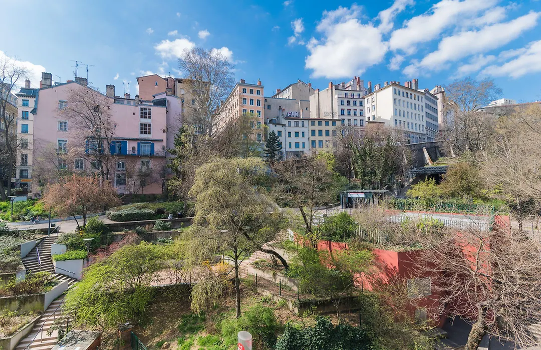 Slo Hostel Lyon Les Pentes (Adults Only)-1