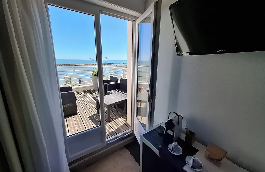 Logis Hôtel Sea View-1