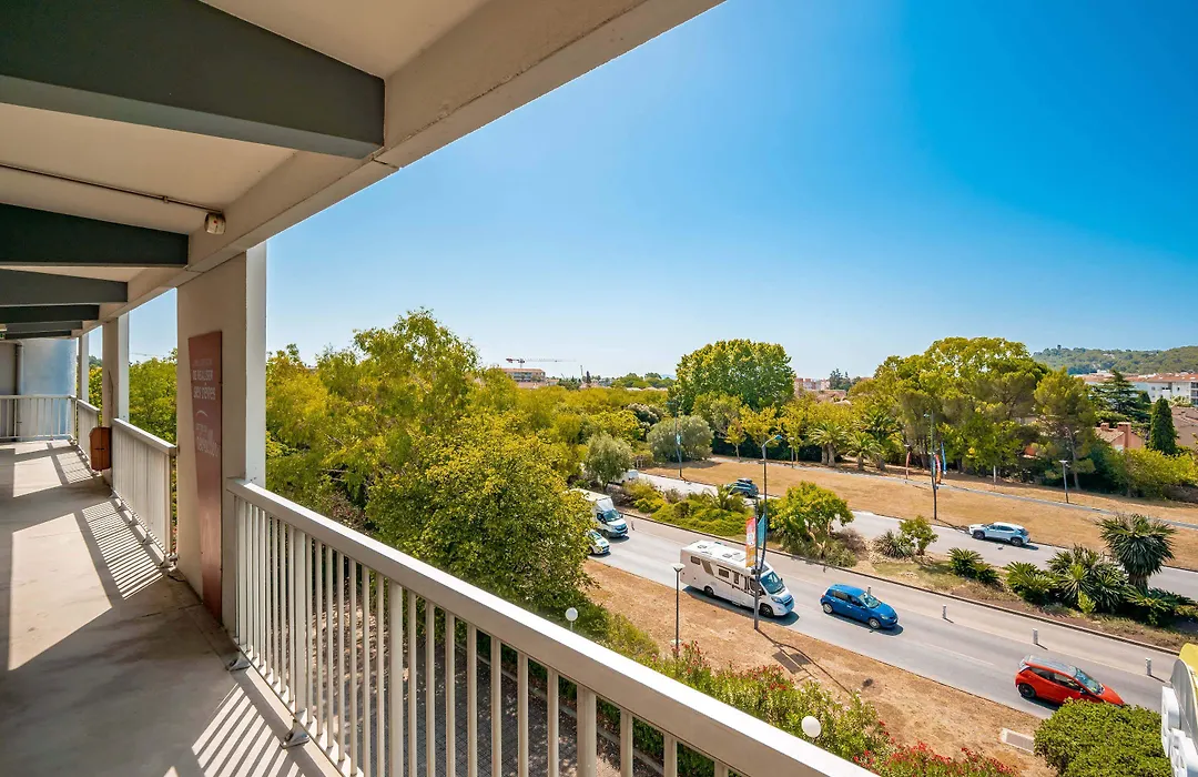 B&B HOTEL Hyères-1