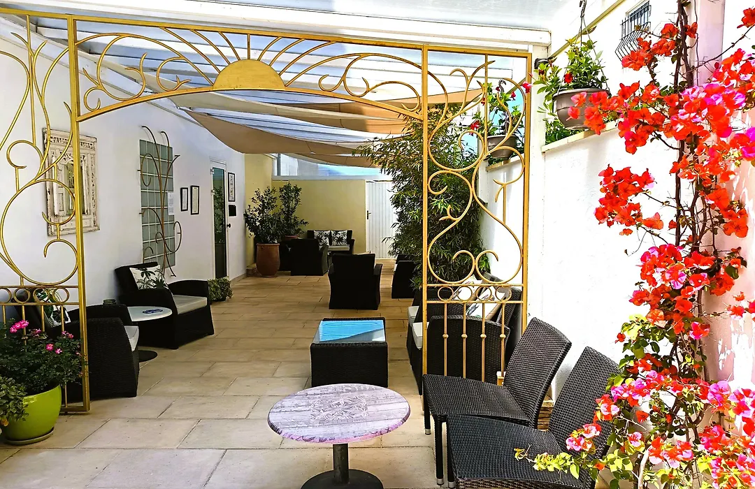 Hôtel Le Méditerranée-1