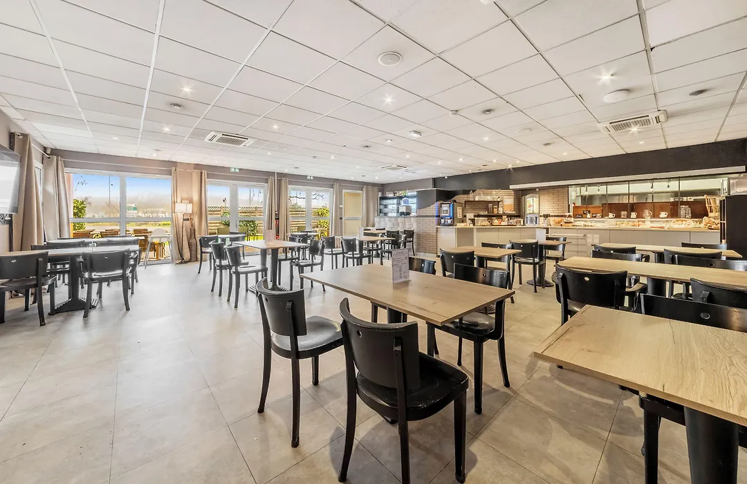 Comfort Hotel Orleans Saran-1