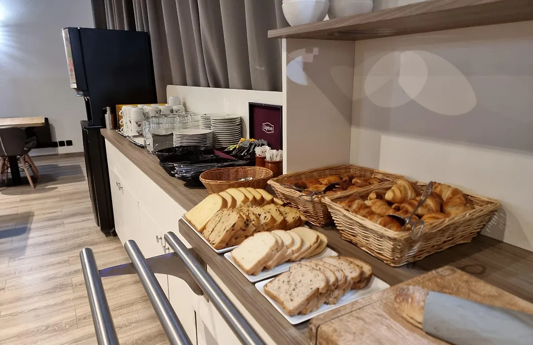 Hôtel Eco Relais - Pau Nord-1