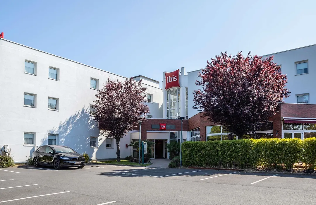Ibis Massy-1