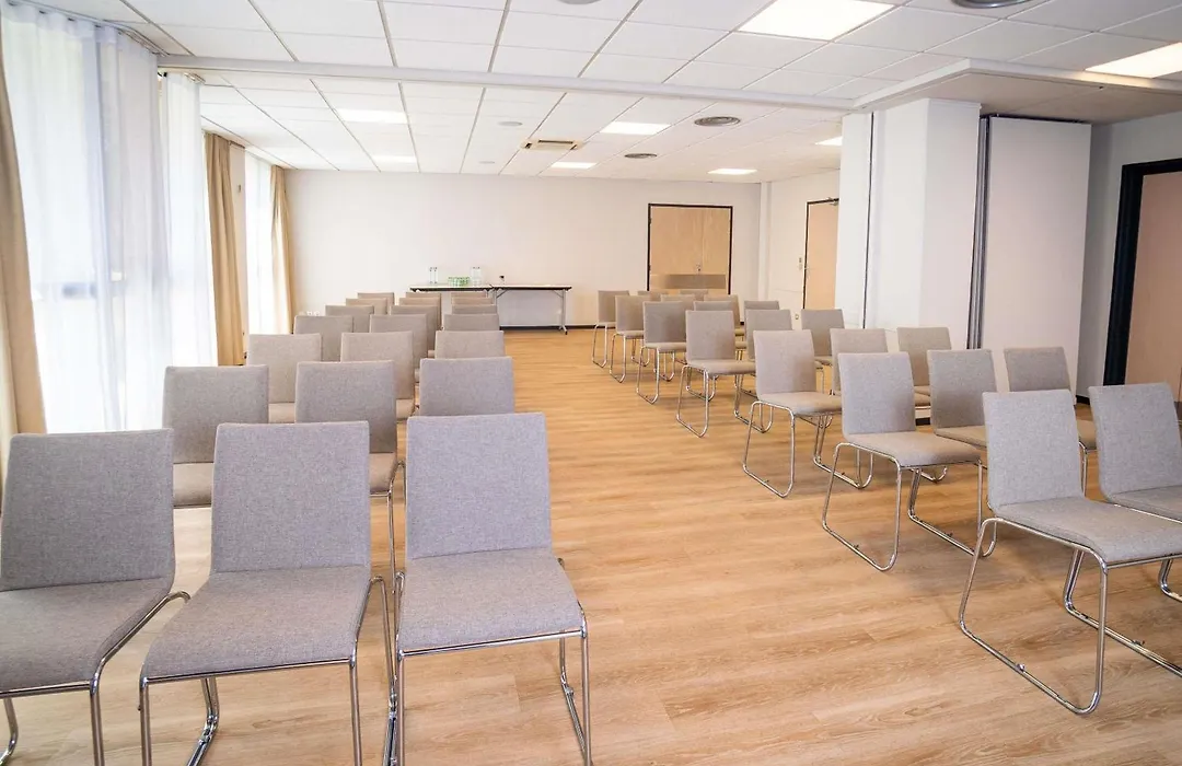 ibis Styles Tours Centre-1
