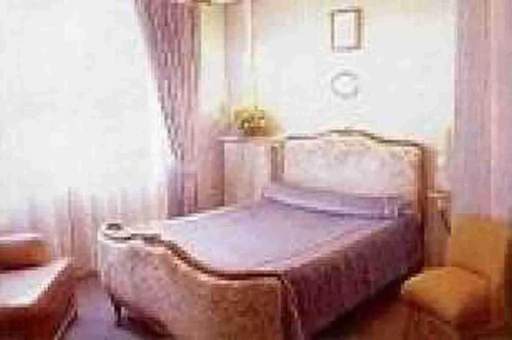 Central Hotel-1