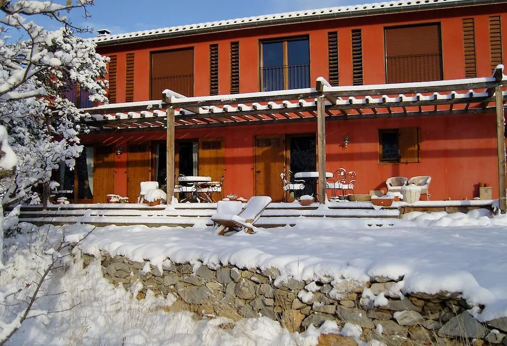 Maison Rouge-1