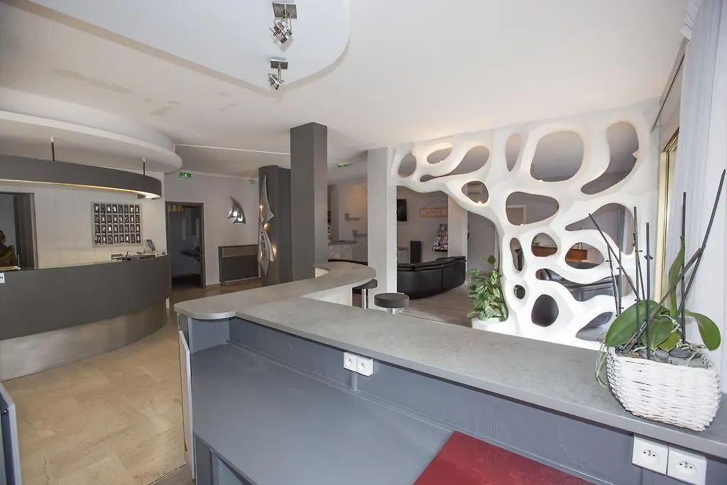 Hotel Moderne-1