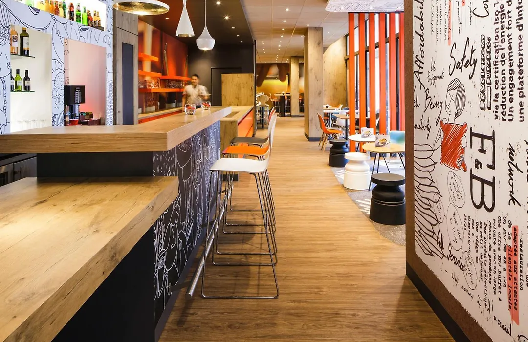 Ibis Versailles Chateau-1