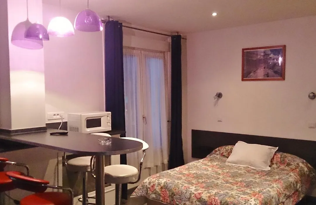 Hotel Moderne-1
