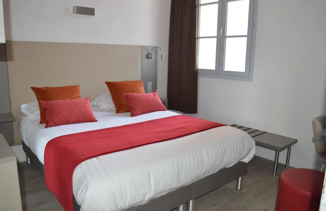 Logis Hotel du Parc-Restaurant - Le Rouget de Lisle-1