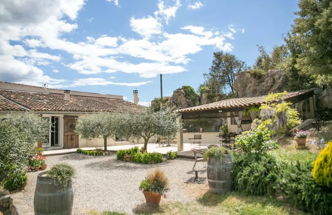 Campagne de la source St Martin B&B-1