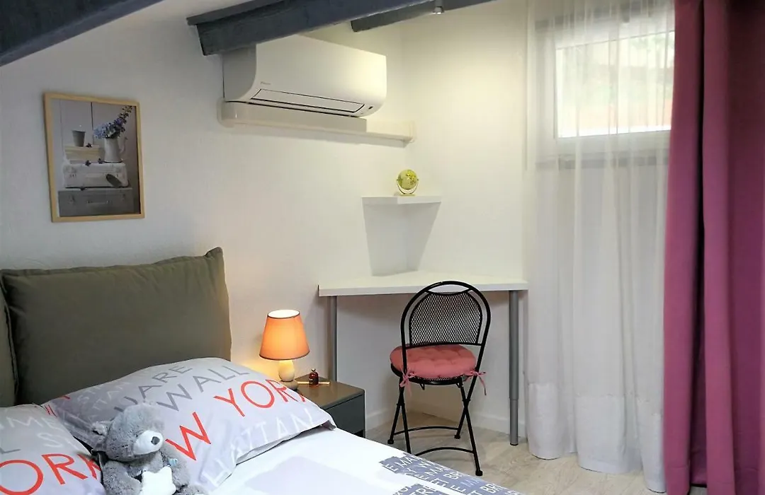 Petite Maison Dans Le Parc National Des Calanques-1