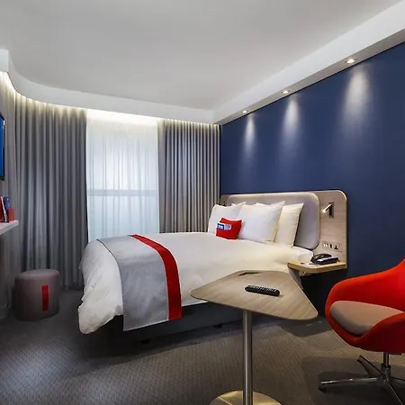 Holiday Inn Express Paris Velizy-2