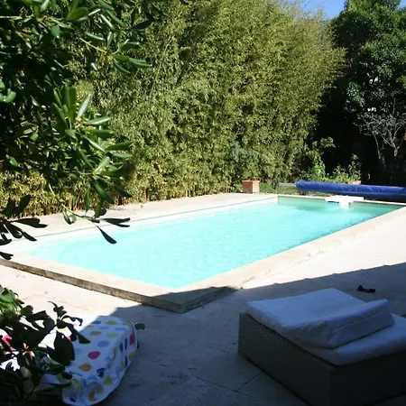 Le Petit Palais Maisonnette-2