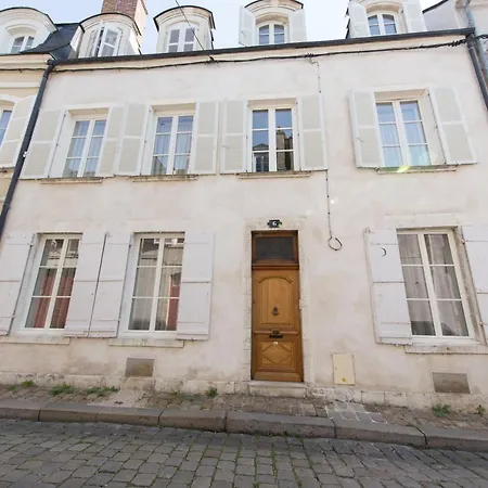 Room In Guest Room - This 10Th Century Home Sits In An Extraordinary Setting In The Center Of Orleans-2