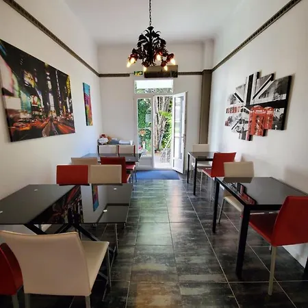 Brit Hotel Colbert-3