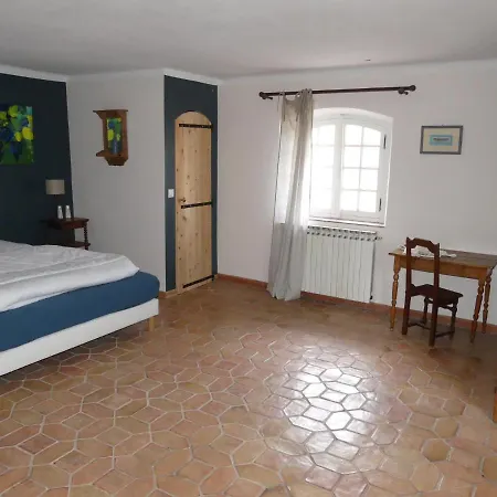 Le charme d'une vieille bastide provençale-3