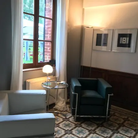 Le Domaine des Volets bleus-2