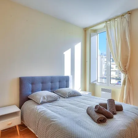 Lumineux Appartement- Carre D'Or- Proche Mer-3