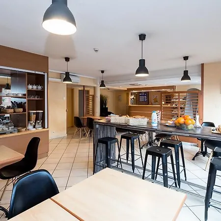 Hotel First Rodez-3