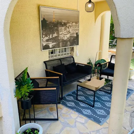 Belle Villa A 5 Mn Du Centre Avec Grd Jaccuzy-3