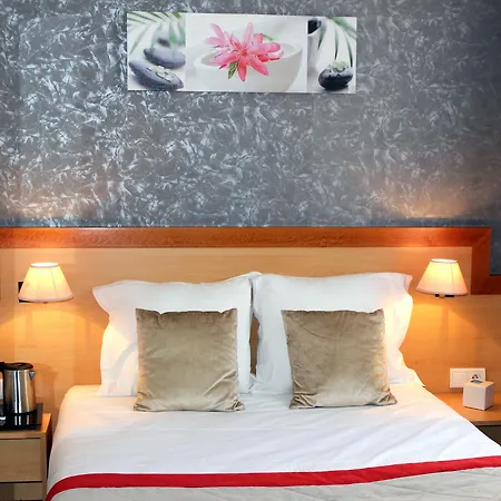 Hotel Du Chemin Vert-2