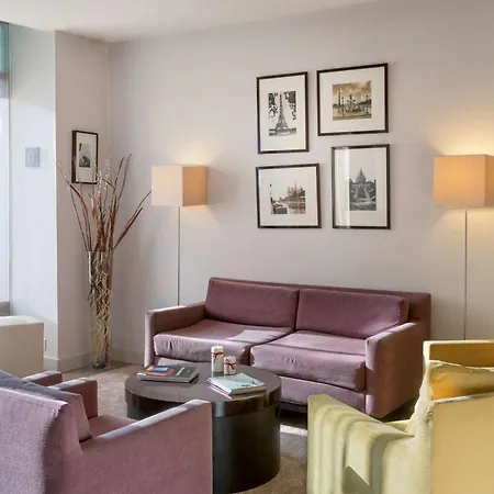 Best Western Rives De Paris La Defense-3