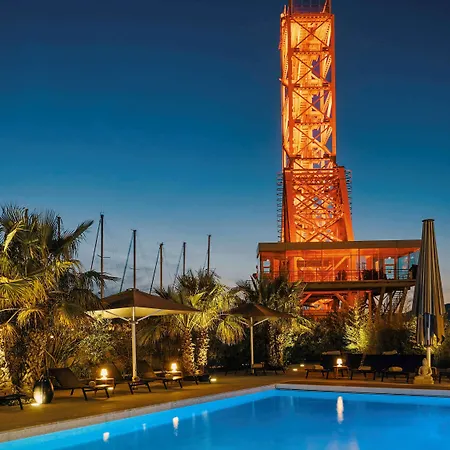 Hotel Kyriad Prestige Toulon - L S S M - Centre Port-3