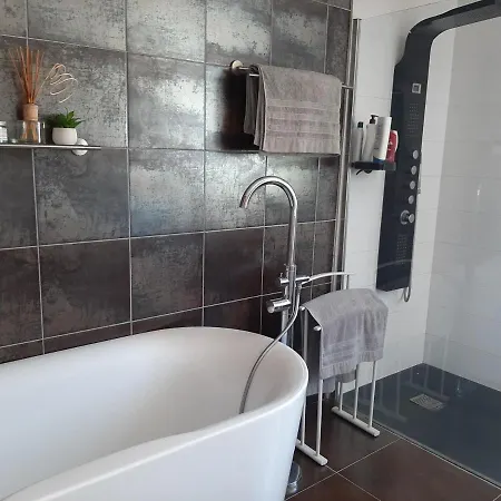Chambre Double Dans Maison Chaleureuse Et Familiale-2