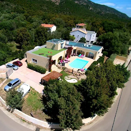 Cyrnea B&B - Adults Only-3