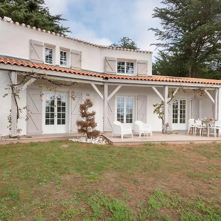 Maison Pour 8 Avec Piscine A Prefailles-2