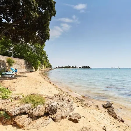 Manoir Au Bord De L'Eau Avec Piscine Chauffee-2