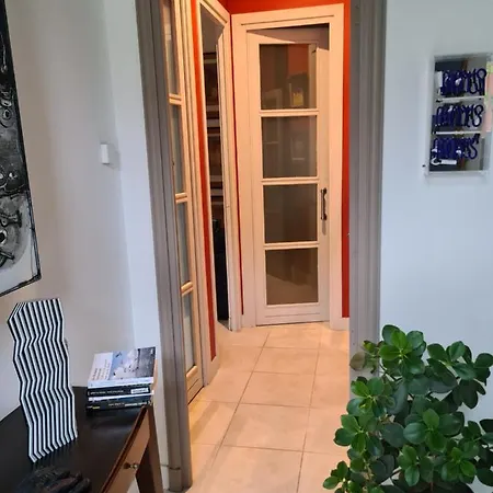 Suite indépendante avec 1 chambre et 1 bureau-3