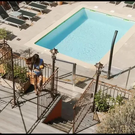 Hostellerie du Cigalou - Les Collectionneurs-2