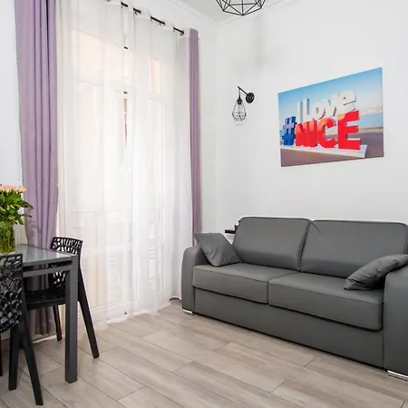 Nice Centre Flat - Modern, Quiet And Brand New-2