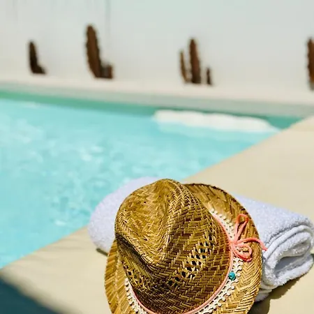 Suites Villas I Jacuzzi, Sauna, Piscine, Hammam Et Spas Prives-3