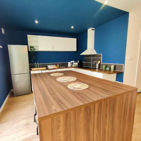 Chambre Arvor Avec Salle De Bains Privative Dans Une Residence Avec Salon Et Cuisine Partages-2