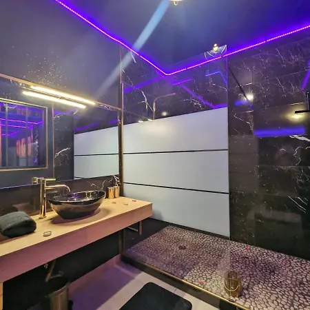 La Gold Room Jacuzzi & Sauna Prive-3