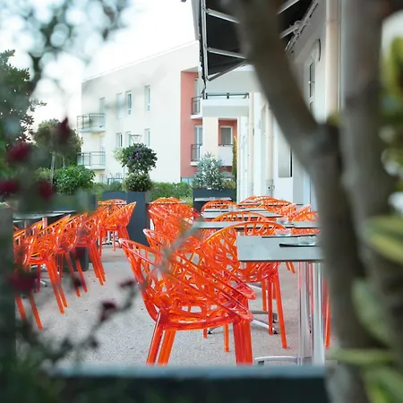 Kosy Appart'Hotels - Campus Del Sol Esplanade-2