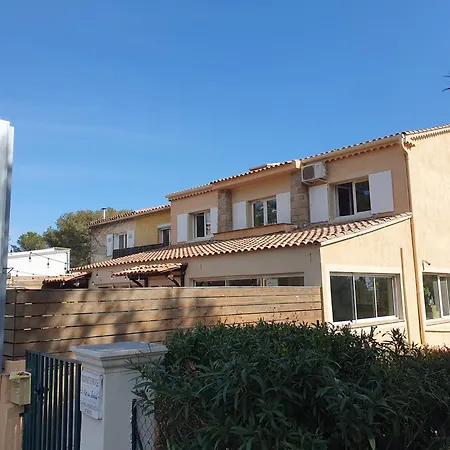 Hôtel Les Calanques-3