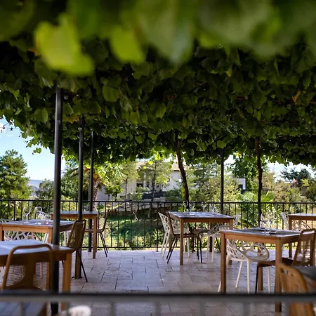 Domaine de la Pinède-3