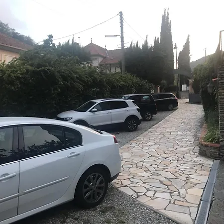 Hébergements à La Rive, Accueil ouvert tous les jours jusqu'à 20h00 dernier délai, depuis 30 ans ! Réserver ici svp ! Merci ! Aucun règlement à distance accepté, Paiement par CB, Espèces, Chèque ou Chèques-Vacances impérativement à la remise des clef-2