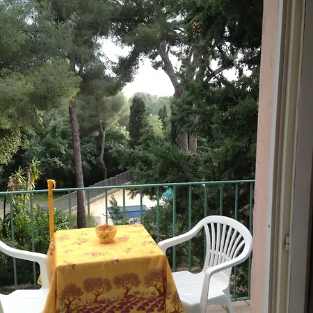 Hotel De La Mer-3