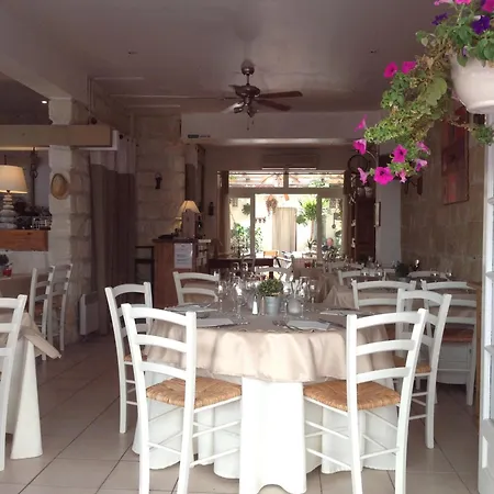 Hôtel Restaurant Le Provençal-2