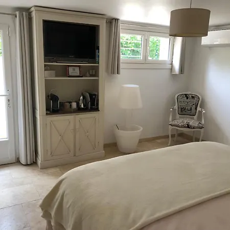 Tres Belle Chambre D'Hote A La Chapelle Sainte Anne-2