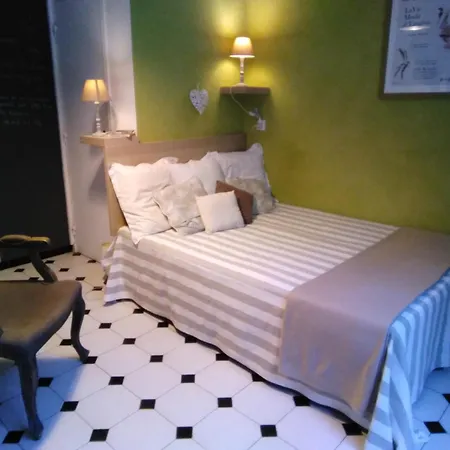 Le Petit Palais Maisonnette-3