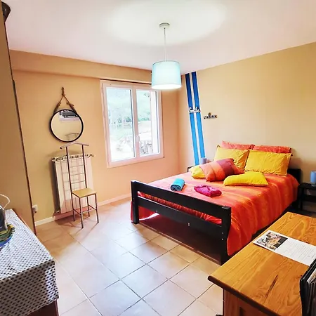 Chambre privée, piscine, pool house, cuisine d'été-3