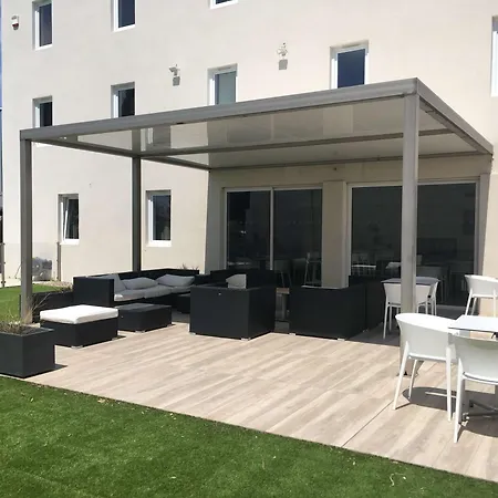 Brit Hotel Martigues Nord-3