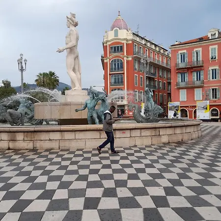 Nice Chambre Exclusive Dans 2 Pieces 40 M2 Atypique Original Dans Grande Structure Type Appartement D'Hote 80 M2 200 M Mer Promenade Des Anglais Sejour Chez L'Habitant-2