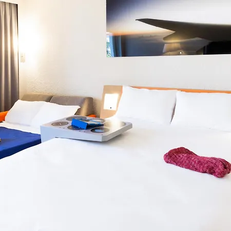 ibis Styles Marseille Aéroport-3